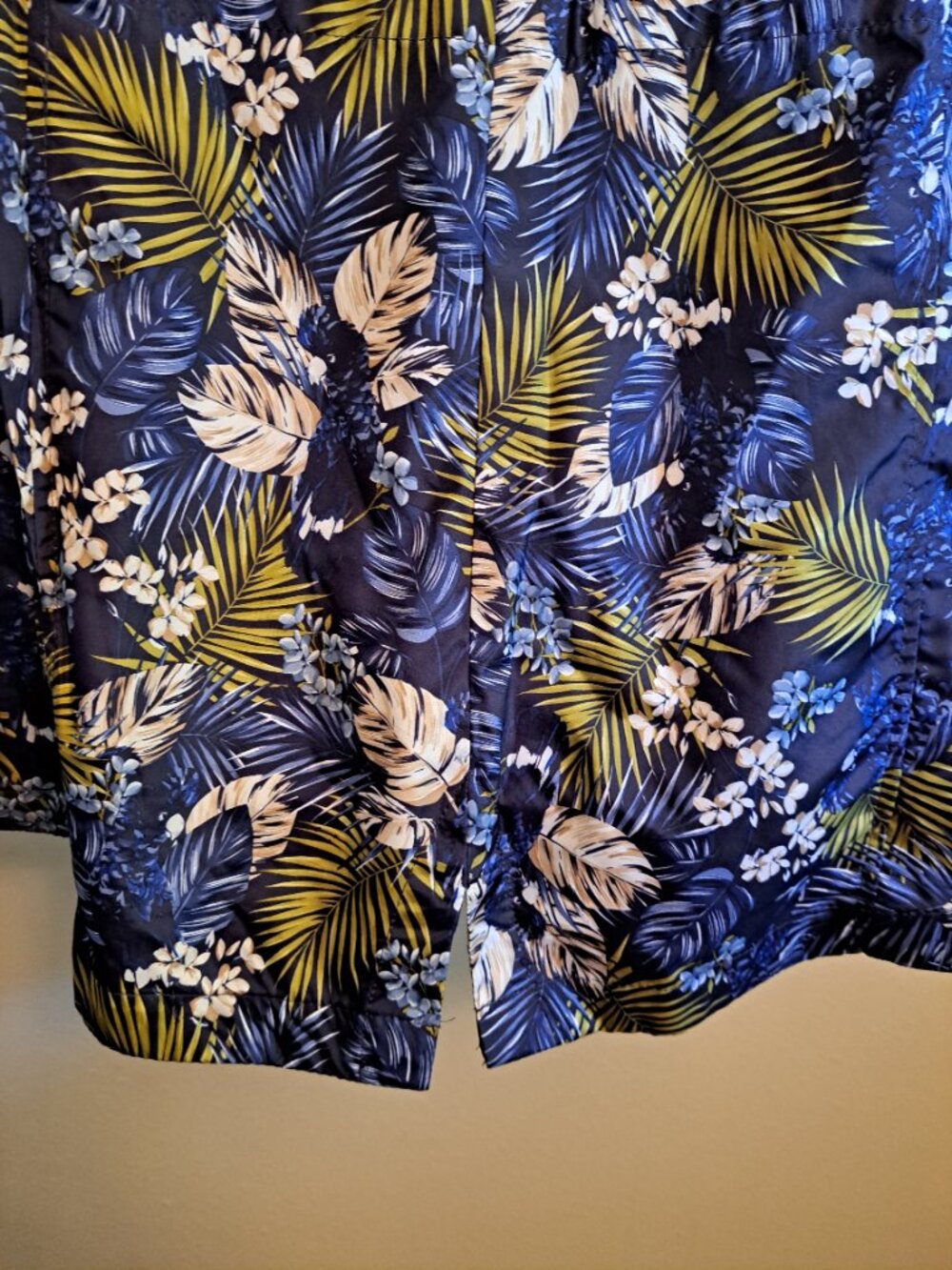 Susan Graver hooded foldable rain jacket with tropical floral&palm leaf print - Picture 4 of 11